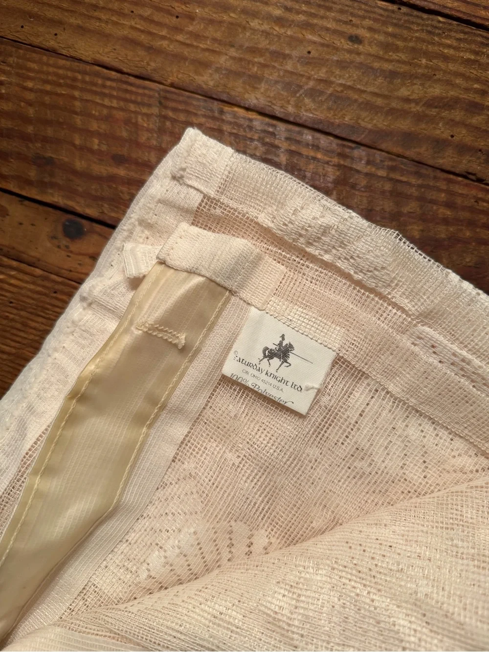 Vintage Cream Shell-Pattern Sheer Shower Curtain